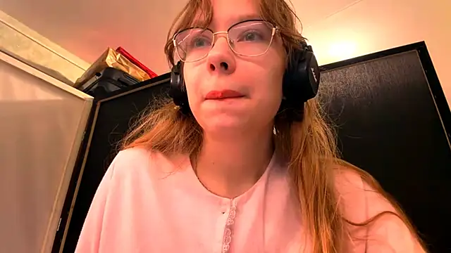 JuneCooper online show from November 2025 07:01:02 AM