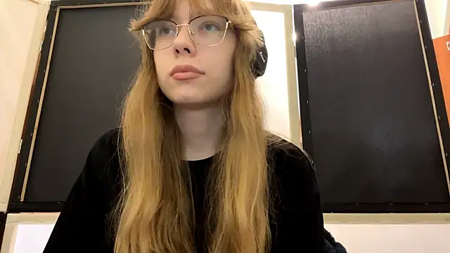 Snapshot of JuneCooper chatting on October 2025 11:33:01 AM JuneCooper online show from October 2025 11:33:01 AM
