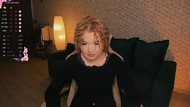 NayaValen online show from November 2025 03:22:01 AM