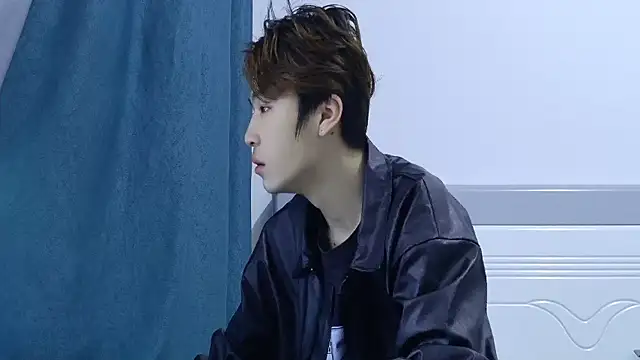 Stuffy-111 online show from April 2026 09:33:01 AM