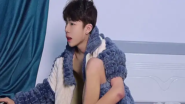 Stuffy-111 online show from October 2025 09:00:01 PM