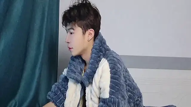 Stuffy-111 online show from November 2025 07:52:02 PM