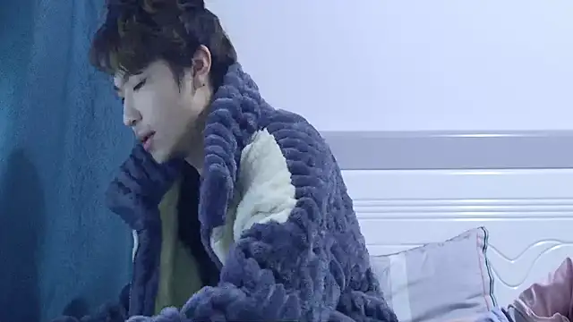 Stuffy-111 online show from April 2026 10:44:02 PM