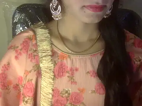 Snapshot of Shezi_N chatting on December 2025 10:03:02 AM Shezi N online show from December 2025 10:03:02 AM