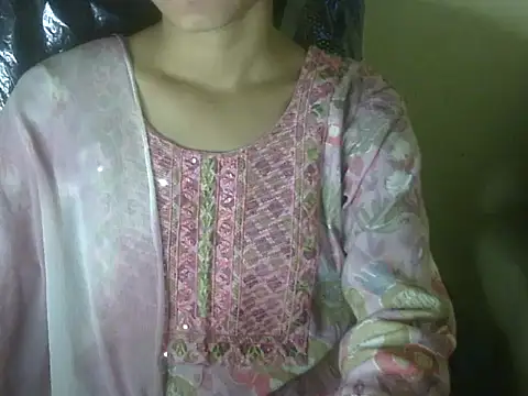 Snapshot of Shezi_N chatting on November 2025 12:47:01 AM Shezi N online show from November 2025 12:47:01 AM