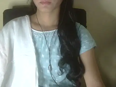 Snapshot of Shezi_N chatting on November 2025 02:32:01 PM Shezi N online show from November 2025 02:32:01 PM