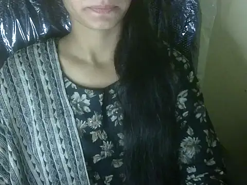 Snapshot of Shezi_N chatting on October 2025 06:08:01 PM Shezi N online show from October 2025 06:08:01 PM