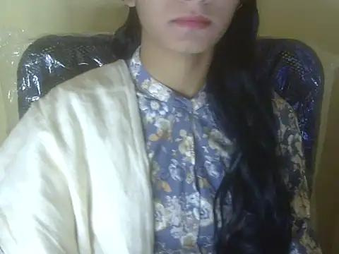 Snapshot of Shezi_N chatting on November 2025 04:46:01 AM Shezi N online show from November 2025 04:46:01 AM