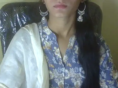 Snapshot of Shezi_N chatting on October 2025 02:32:01 AM Shezi N online show from October 2025 02:32:01 AM