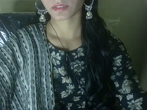 Snapshot of Shezi_N chatting on November 2025 01:00:02 PM Shezi N online show from November 2025 01:00:02 PM