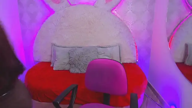 valentina clk online show from December 2025 01:59:02 PM