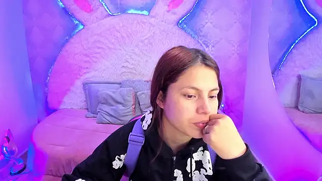 valentina clk online show from March 2026 01:11:02 PM