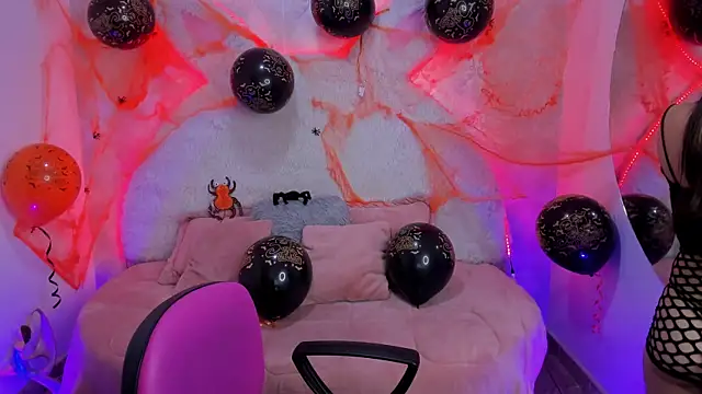 valentina clk online show from October 2025 01:30:01 PM