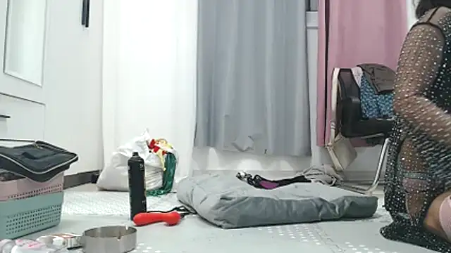 Your Desires07 online show from November 2025 07:07:01 PM