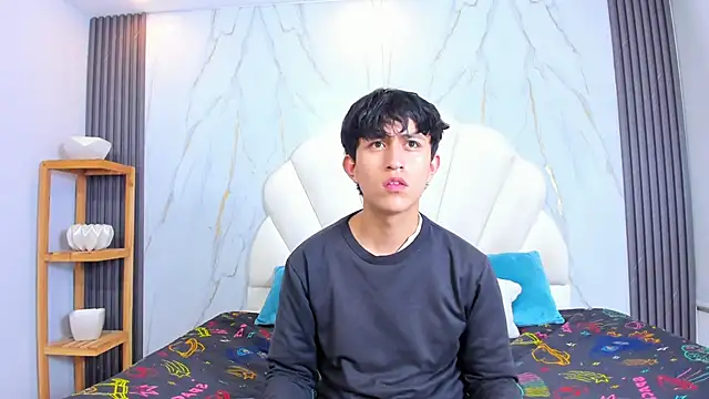 hoot booys  online show from April 2026 08:44:02 PM