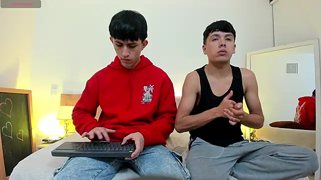 hoot booys  online show from December 2025 04:04:02 AM