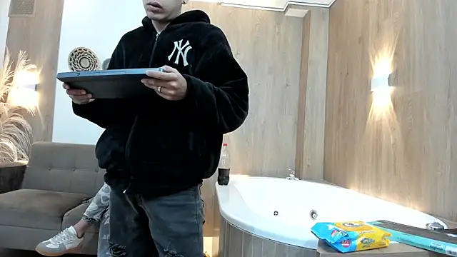 Snapshot of hoot_booys_ chatting on November 2025 07:47:01 PM hoot booys online show from November 2025 07:47:01 PM