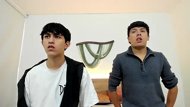 hoot booys  online show from February 2026 08:50:02 PM