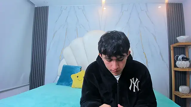 hoot booys  online show from March 2026 08:43:02 PM