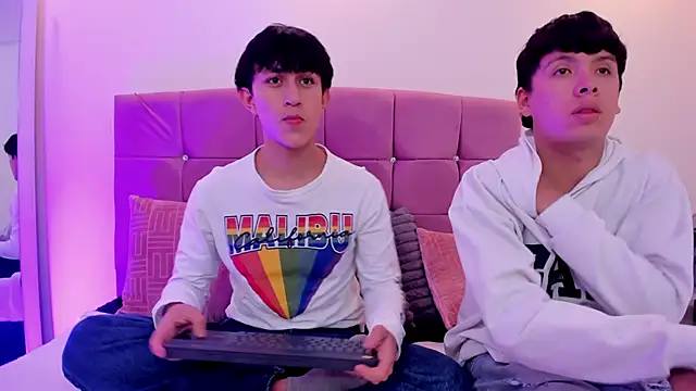 hoot booys  online show from February 2026 08:18:01 PM