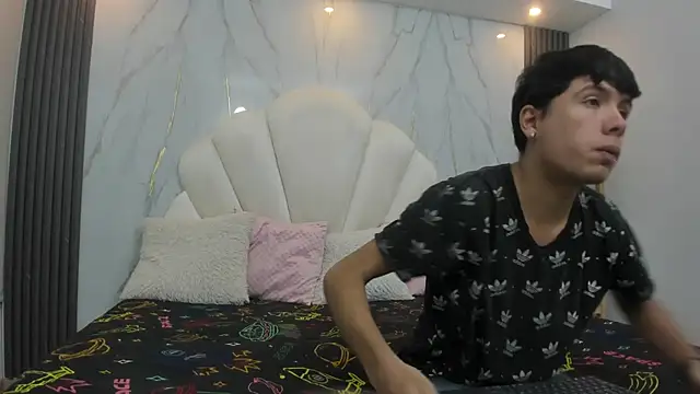 Snapshot of hoot_booys_ chatting on November 2025 07:47:01 PM hoot booys online show from November 2025 07:47:01 PM