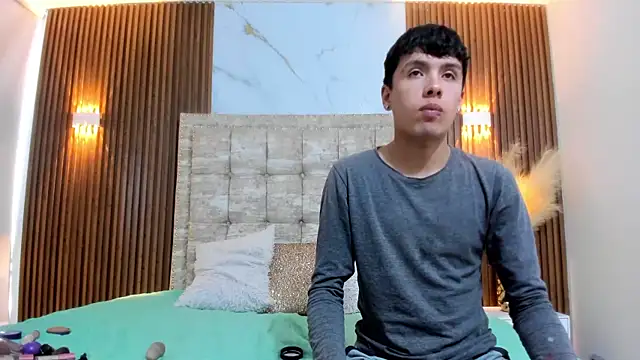 Snapshot of hoot_booys_ chatting on October 2025 08:09:01 PM hoot booys online show from October 2025 08:09:01 PM