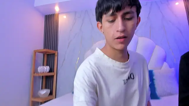 hoot booys  online show from January 2026 07:29:01 PM