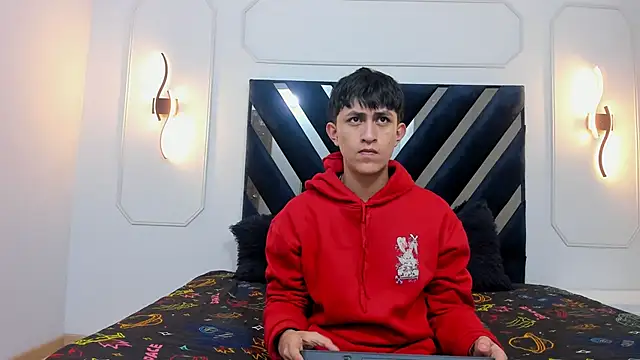 hoot booys  online show from December 2025 08:23:02 PM