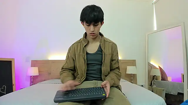 hoot booys  online show from February 2026 09:02:02 PM