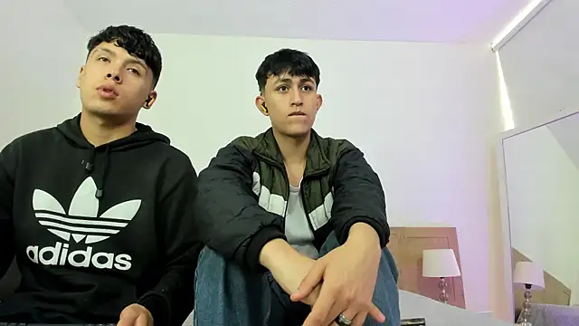 hoot booys  online show from February 2026 07:57:02 PM