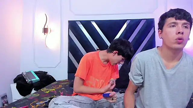 Snapshot of hoot_booys_ chatting on November 2025 07:51:02 PM hoot booys online show from November 2025 07:51:02 PM