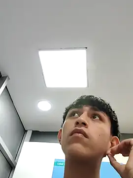 Snapshot of hoot_booys_ chatting on December 2025 08:36:02 PM hoot booys online show from December 2025 08:36:02 PM