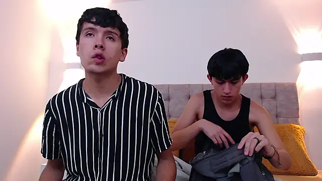 Snapshot of hoot_booys_ chatting on November 2025 08:56:01 PM hoot booys online show from November 2025 08:56:01 PM