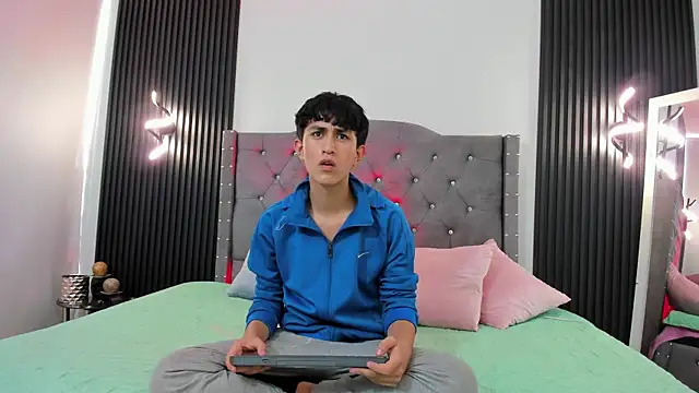 Snapshot of hoot_booys_ chatting on October 2025 03:35:01 PM hoot booys online show from October 2025 03:35:01 PM