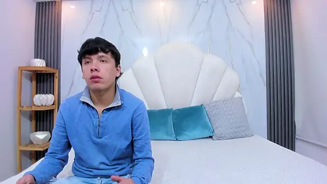 hoot booys  online show from February 2026 08:08:01 PM