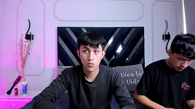 hoot booys  online show from March 2026 06:03:02 PM