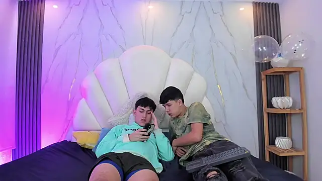 hoot booys  online show from February 2026 06:09:02 PM