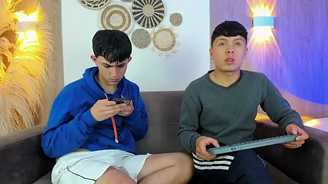 hoot booys  online show from February 2026 03:53:02 AM