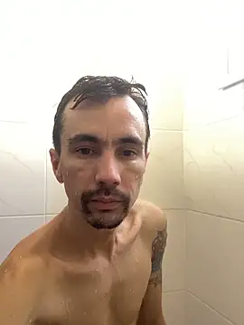 leozin01 online show from April 2026 02:41:02 PM