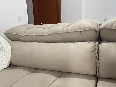 leozin01 online show from April 2026 04:57:02 PM