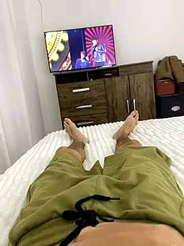 leozin01 online show from November 2025 12:03:02 AM