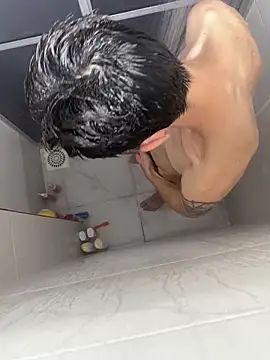 leozin01 online show from October 2025 12:26:02 PM