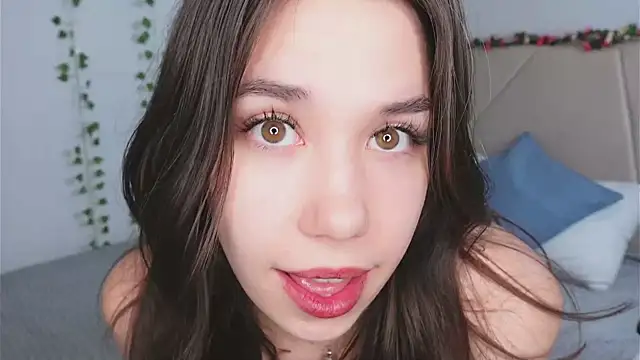 carolineliora online show from November 2025 05:55:02 AM