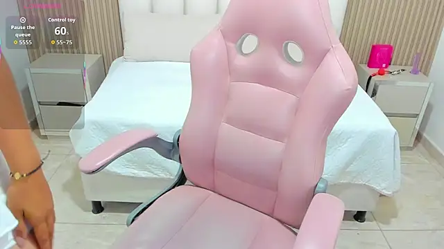 Aziz daud online show from October 2025 12:37:02 PM