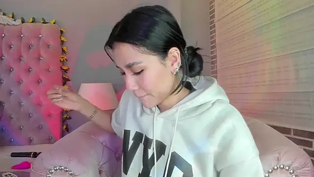 TanyaBello online show from March 2026 04:27:02 AM