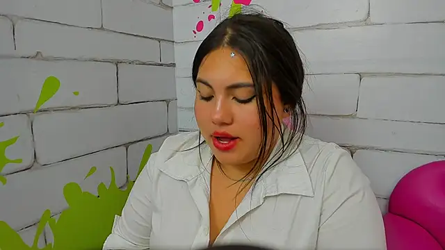 SoftLilyy online show from October 2025 07:30:02 AM