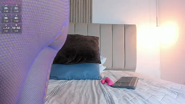 EvaaSinclair online show from April 2026 09:39:33 PM