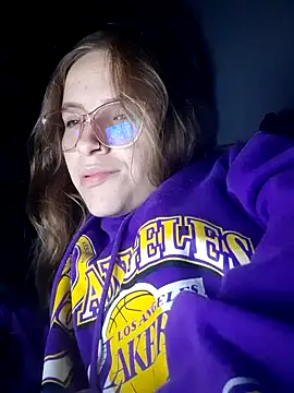 Snapshot of bambiluly chatting on October 2025 02:01:01 AM bambiluly online show from October 2025 02:01:01 AM