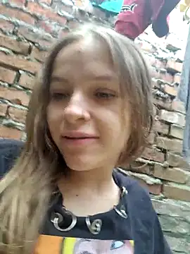 Snapshot of bambiluly chatting on October 2025 01:54:02 PM bambiluly online show from October 2025 01:54:02 PM