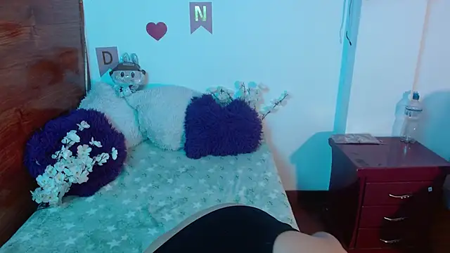 Snapshot of petite_coral chatting on December 2025 03:29:02 AM petite coral online show from December 2025 03:29:02 AM